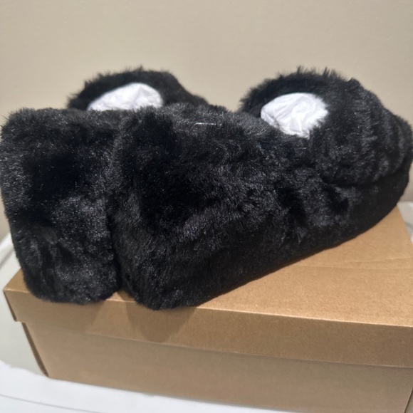 Shoe - Picture 5 of 5